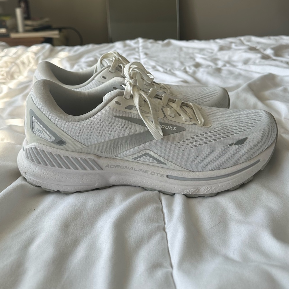brooks adrenaline GTS 21